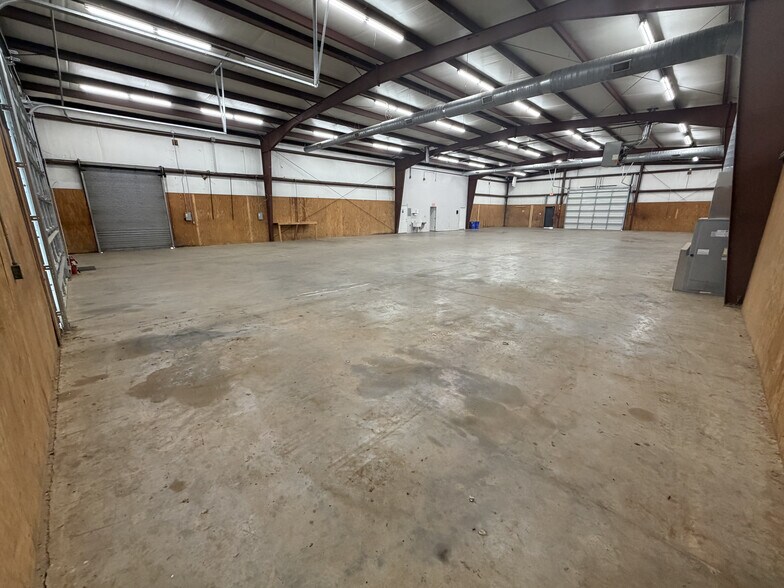 More Photos Of 143 Caggiano Dr, Gaffney Warehouse For Lease