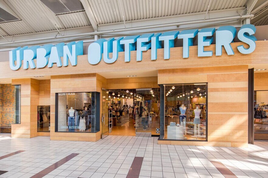 More Photos Of 3000 184th St SW, Lynnwood Unknown For Lease