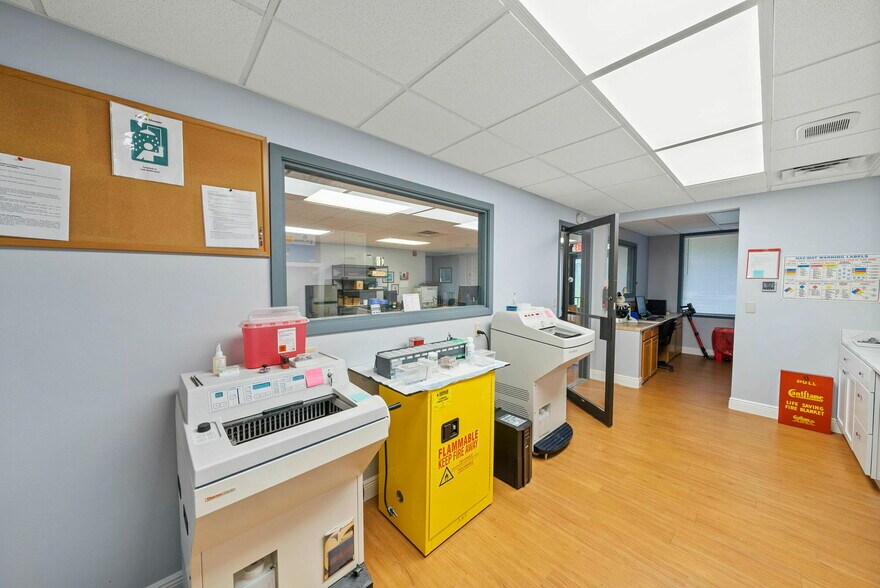 More Photos Of 1600 Jenks Ave, Panama City Medical For Sale