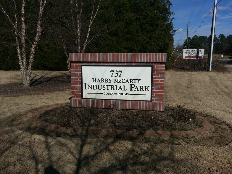 More Photos Of 737 Harry McCarty Rd, Bethlehem Warehouse For Lease