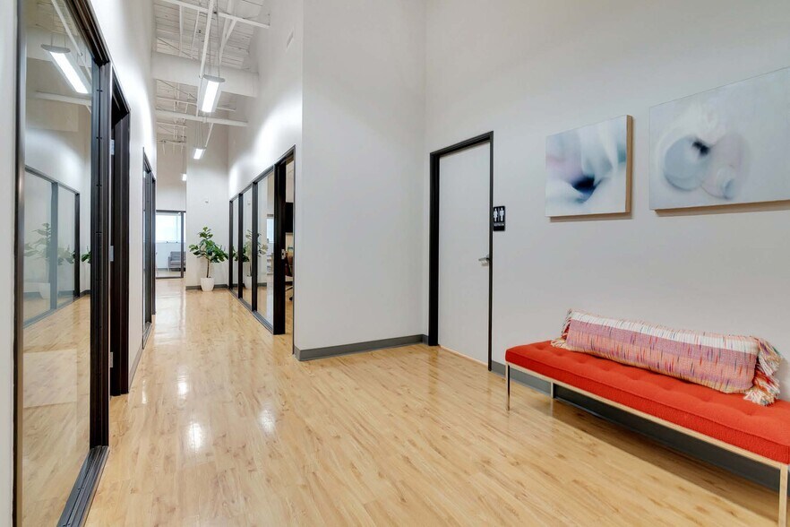 More Photos Of 3000 Race St, Fort Worth Office For Lease