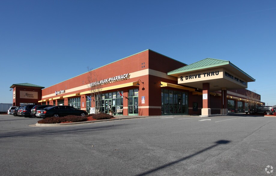 More Photos Of 1868-1900 W Arlington Blvd, Greenville Unknown For Lease