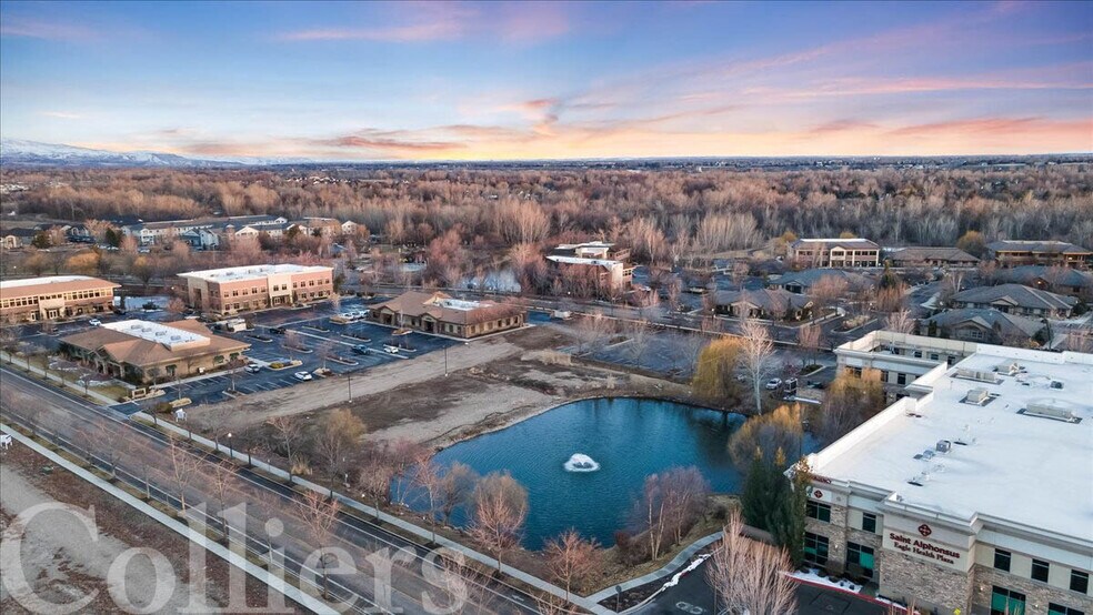 More Photos Of 441 E Riverside Dr, Eagle Restaurant For Lease