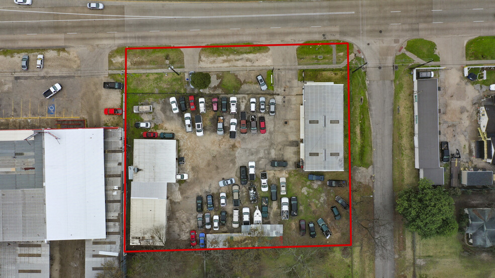 Primary Photo Of 7215 N Shepherd Dr, Houston Auto Repair For Sale