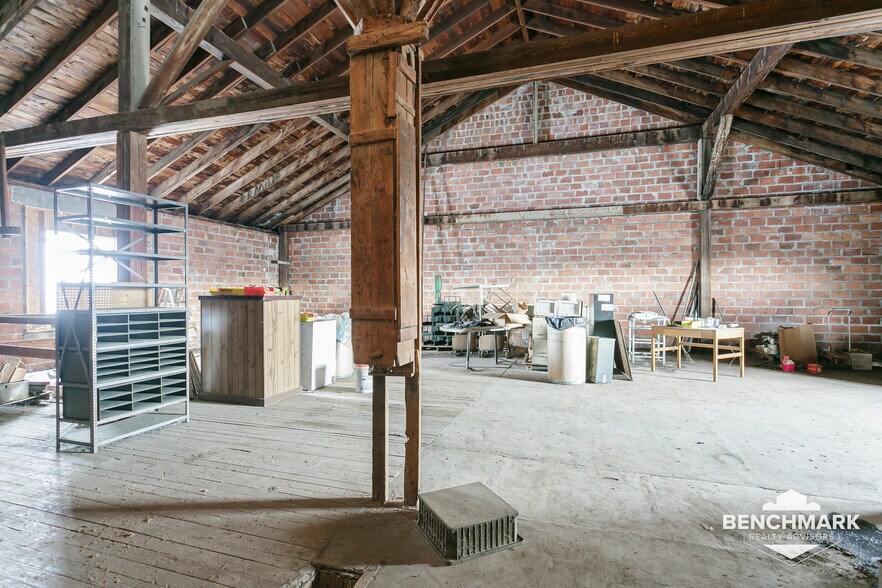 More Photos Of 4017 Railroad, Williamson Warehouse For Sale