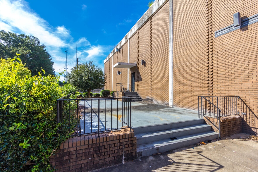 More Photos Of 2288 Fairburn Rd, Atlanta Religious Facility For Sale