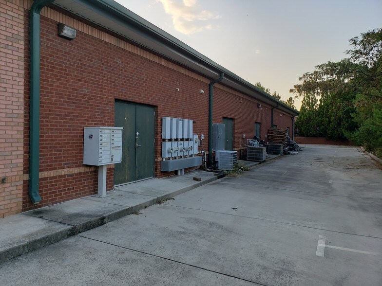 More Photos Of 4155 Lee St, Buford Unknown For Lease