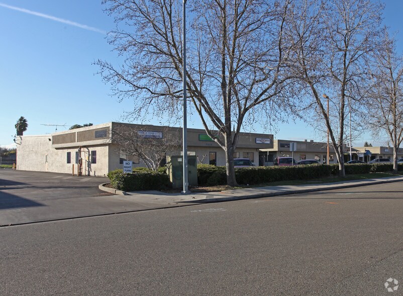 Primary Photo Of 7475 Murray Dr, Stockton Light Manufacturing For Lease