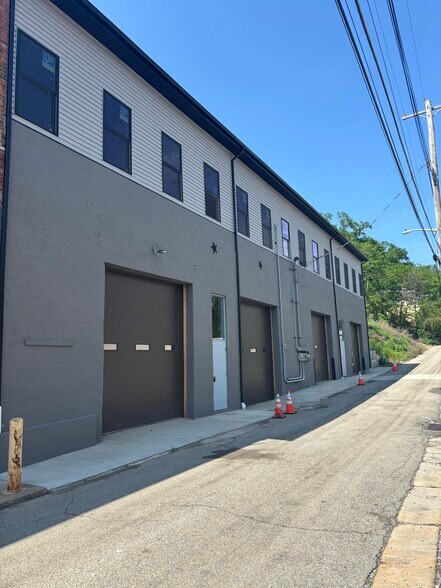 More Photos Of 1430 High St, Pittsburgh Warehouse For Lease