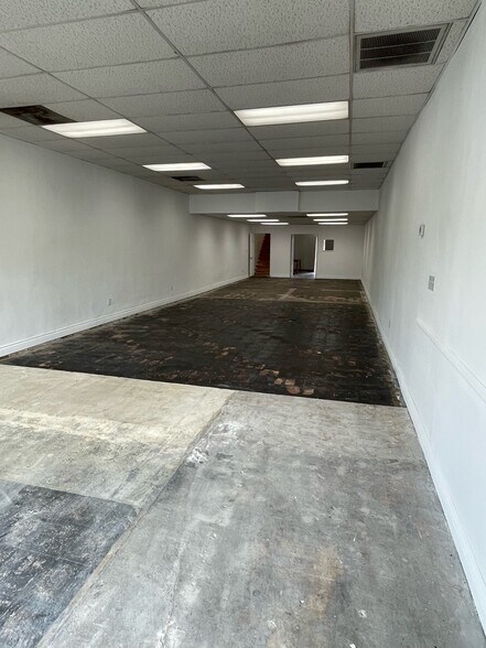 More Photos Of 2924-2926 W Manchester Blvd, Inglewood General Retail For Lease