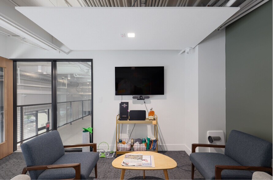 More Photos Of 1800 E 4th St, Austin Multifamily For Sale