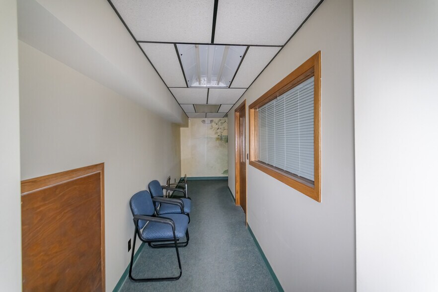 More Photos Of 100-106 S Main st, Ishpeming Bank For Sale