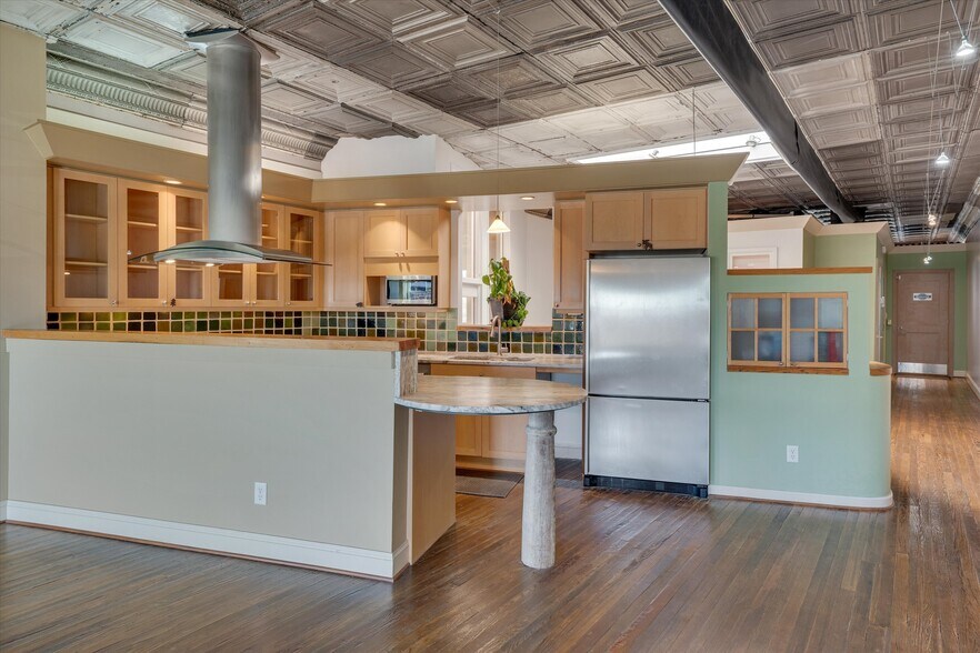 More Photos Of 329 W Main St, Durham Office For Lease
