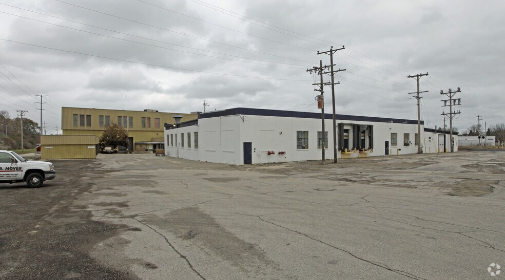 Primary Photo Of 740 W Oakland Ave, Port Washington Manufacturing For Lease