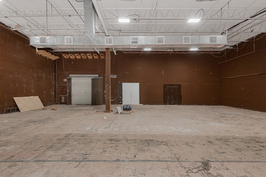 More Photos Of 3650 Coral Ridge Dr, Coral Springs Light Manufacturing For Sale