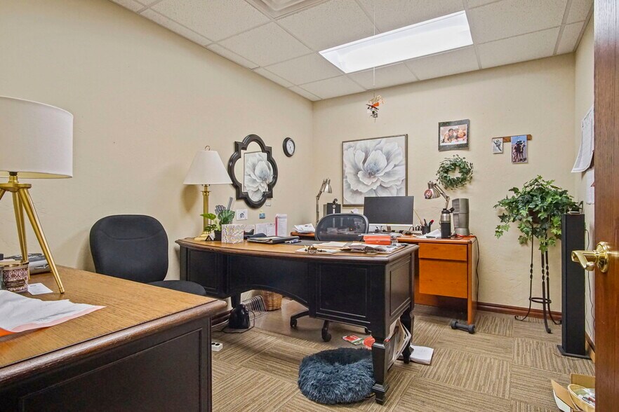 More Photos Of 1006 24th Ave NW, Norman Office For Sale
