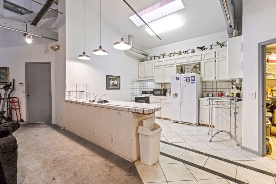 More Photos Of 920 Van Ness Ave, Fresno Parking Garage For Sale