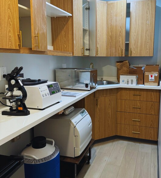 More Photos Of 16766 Bernardo Center Dr, San Diego Medical For Sale