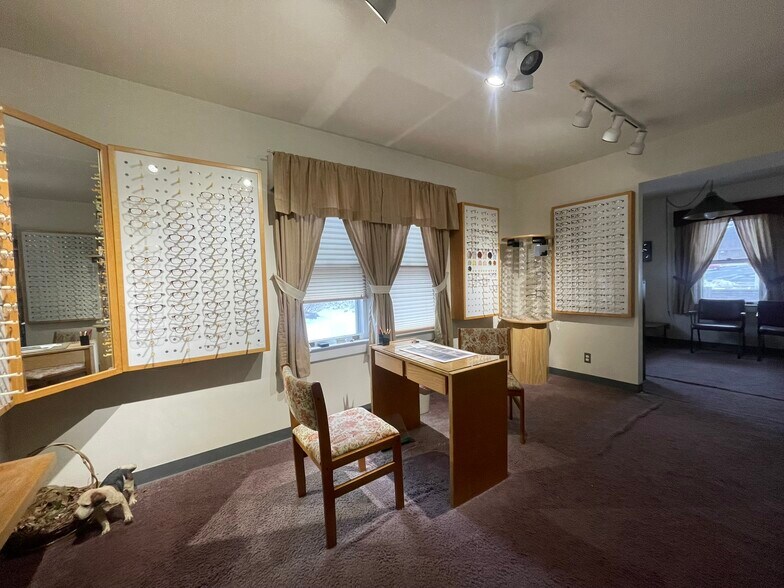 More Photos Of 1809 Marsh Rd, Wilmington Office For Sale