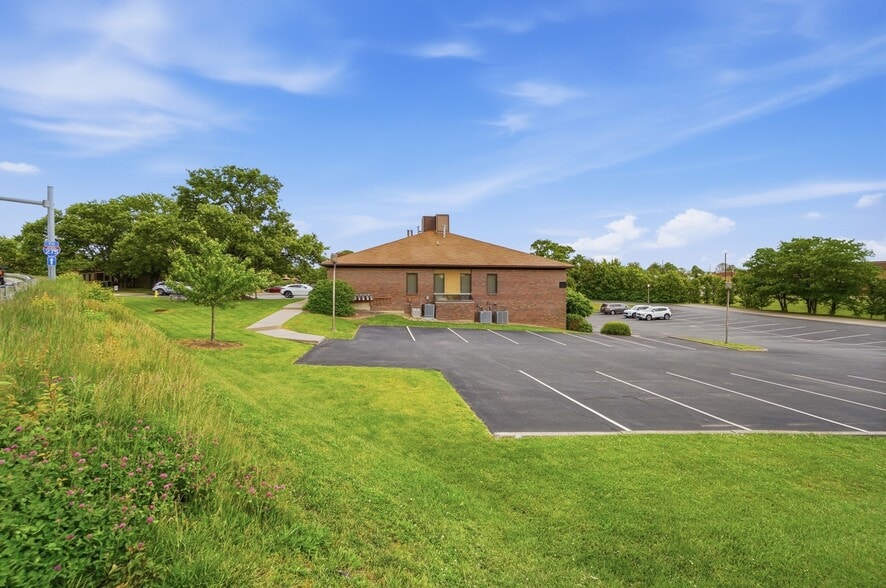 More Photos Of 4753-4759 Cornell Rd, Blue Ash Medical For Sale