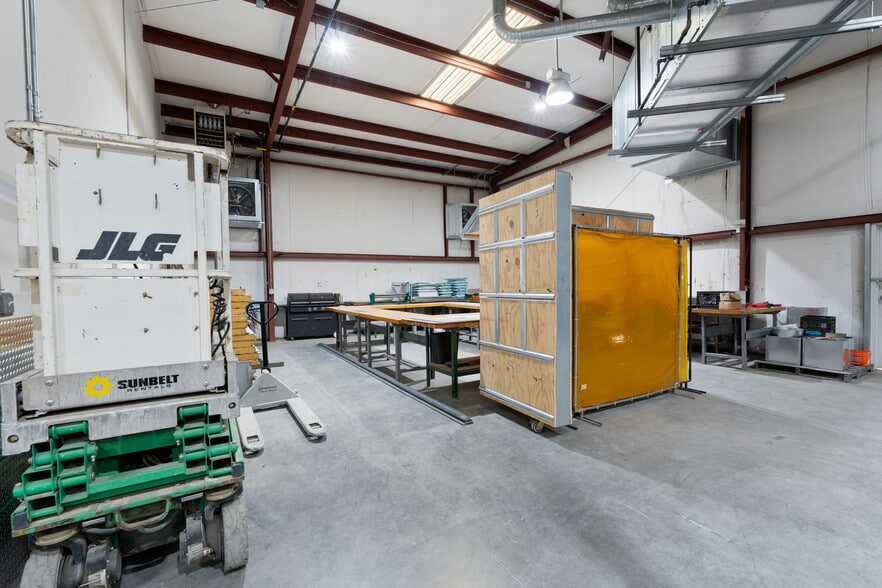 More Photos Of 6735 Whitten Pl, Memphis Service For Sale