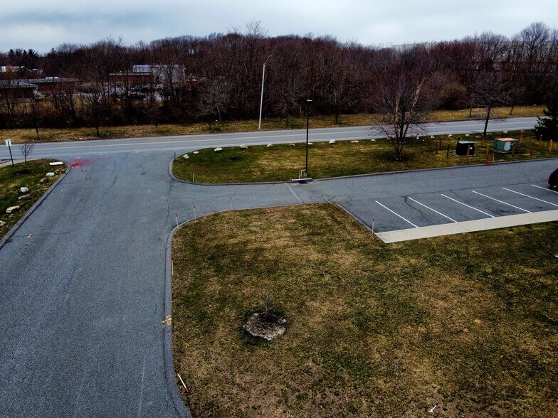 More Photos Of 231 Commerce Dr, Fall River Warehouse For Lease