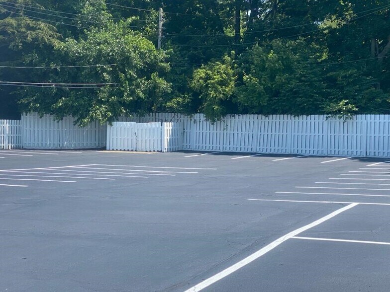 More Photos Of 7536-7540 Mentor Ave, Mentor Storefront Retail Office For Lease