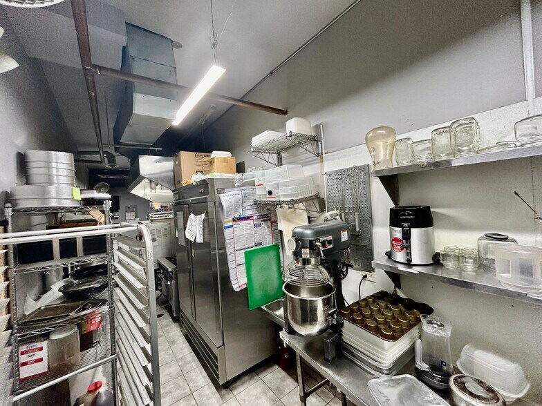 More Photos Of 3453 S Prairie Ave, Chicago Storefront Retail Residential For Lease