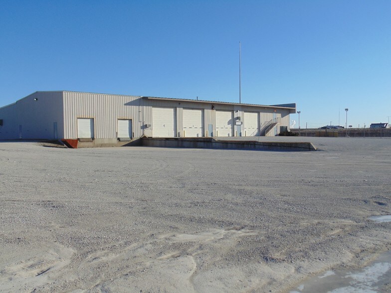 More Photos Of 3845 S 27th St, Franksville Service For Lease