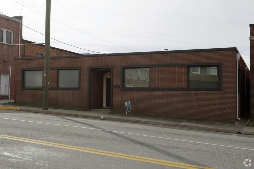 More Photos Of 109 W Atlantic St, South Hill Storefront Retail Office For Sale