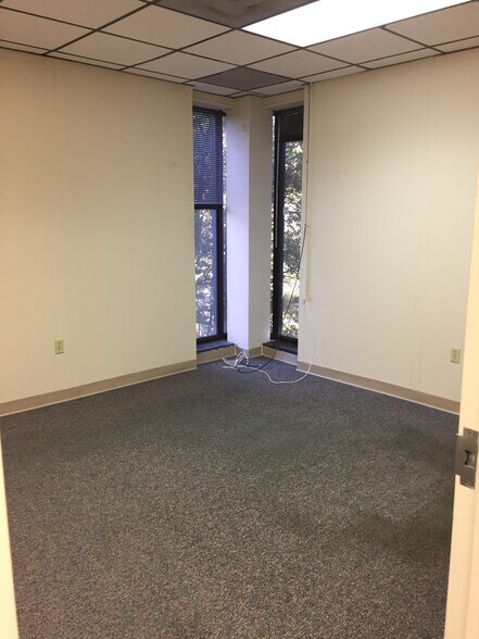 More Photos Of 79 Woodfin Pl, Asheville Office For Lease