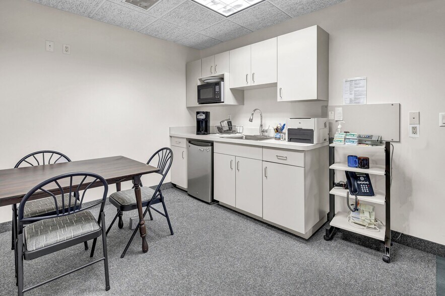 More Photos Of 1511 Northway Dr, Saint Cloud Medical For Sale