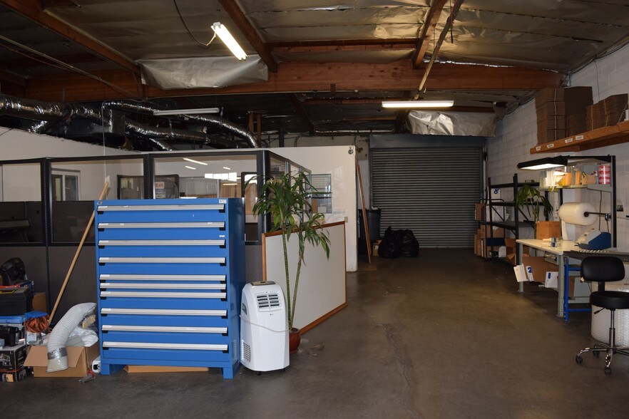 More Photos Of 900 W Hyde Park Blvd, Inglewood Warehouse For Lease