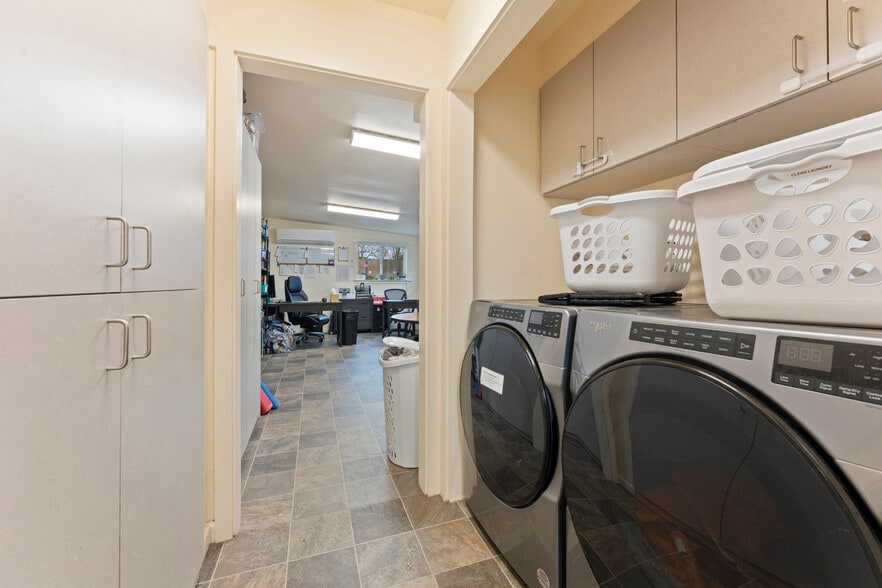 More Photos Of 2125 Coburg Rd, Eugene Healthcare For Sale