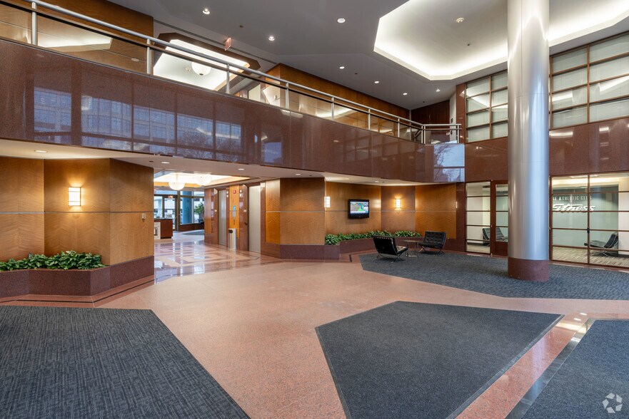 More Photos Of 9525 W Bryn Mawr Ave, Rosemont Office For Lease