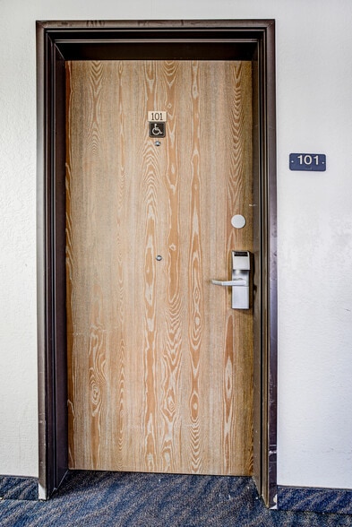 More Photos Of 101 W Phoenix St, Payson Hotel For Sale