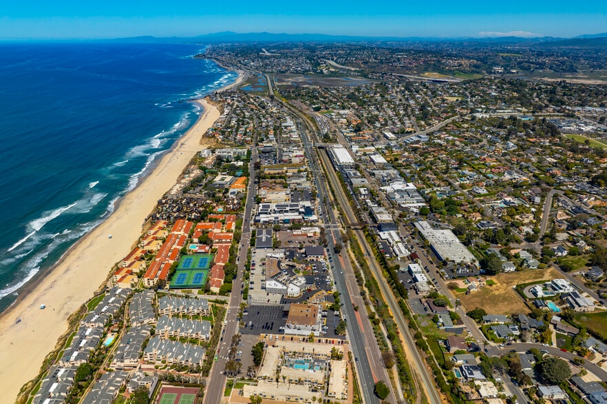 More Photos Of 437 S Highway 101, Solana Beach Storefront For Sale