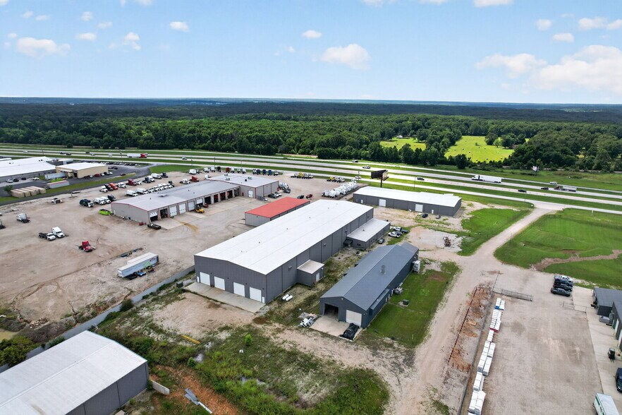 More Photos Of 287 Evergreen Rd, Strafford Industrial For Lease