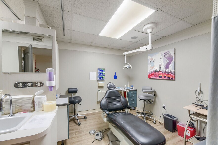 More Photos Of 4005 Broadway St, Houston Medical For Sale