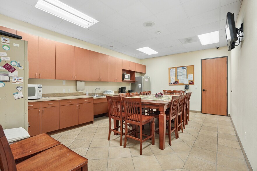 More Photos Of 11706 Fallbrook Dr, Houston Medical For Lease
