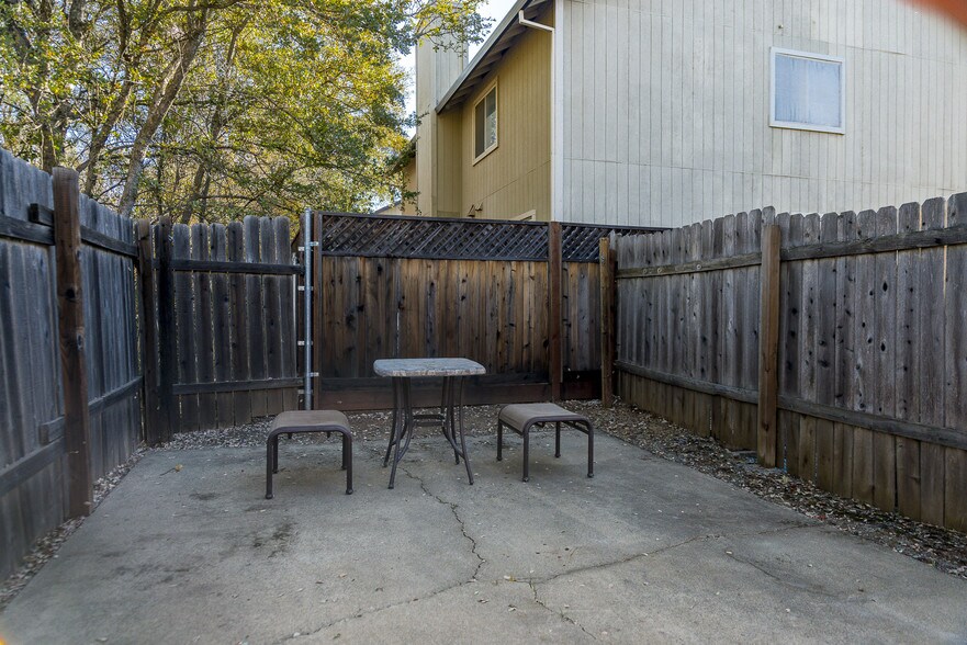 More Photos Of 3337 La Canada Dr, Cameron Park Apartments For Sale