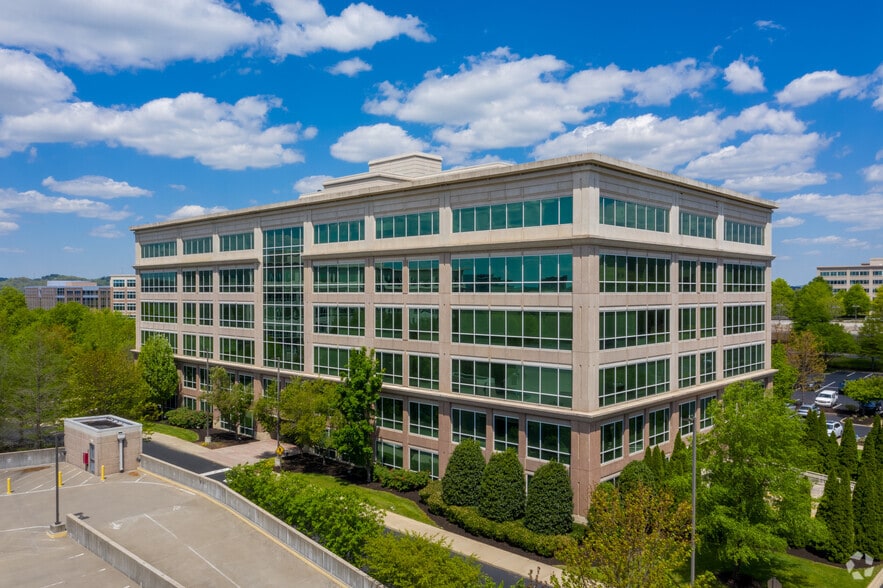 More Photos Of 725 Cool Springs Blvd, Franklin Office For Lease