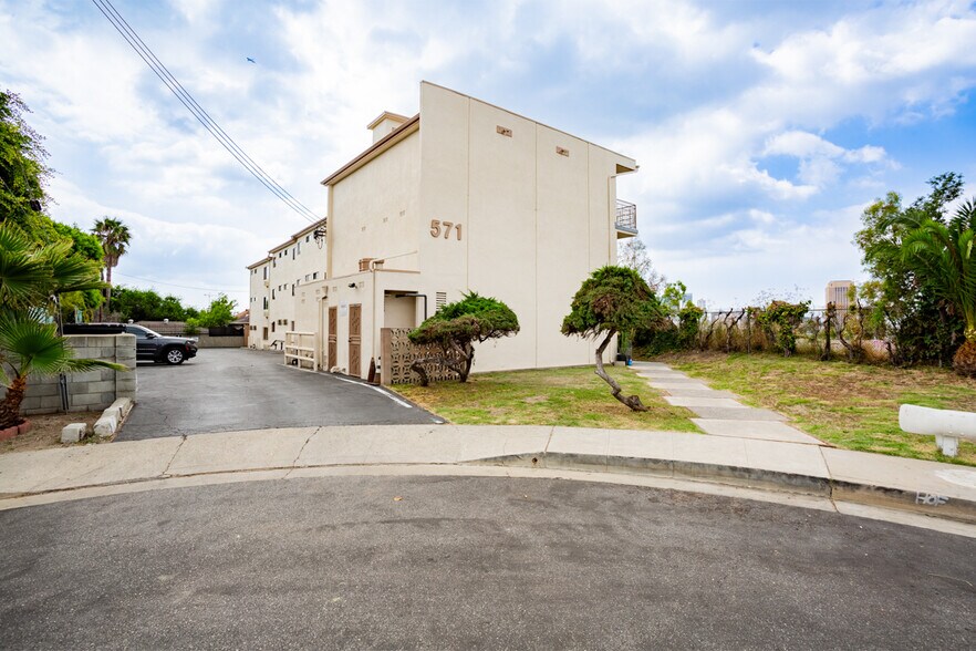 More Photos Of 571 Fairview Ave, Los Angeles Apartments For Sale