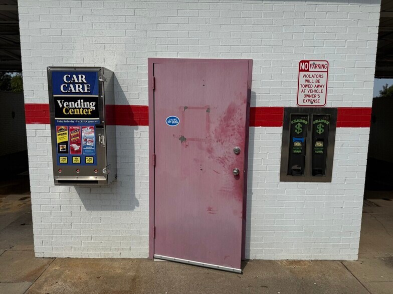 More Photos Of 201 Buerkle st, Stuttgart Carwash For Sale