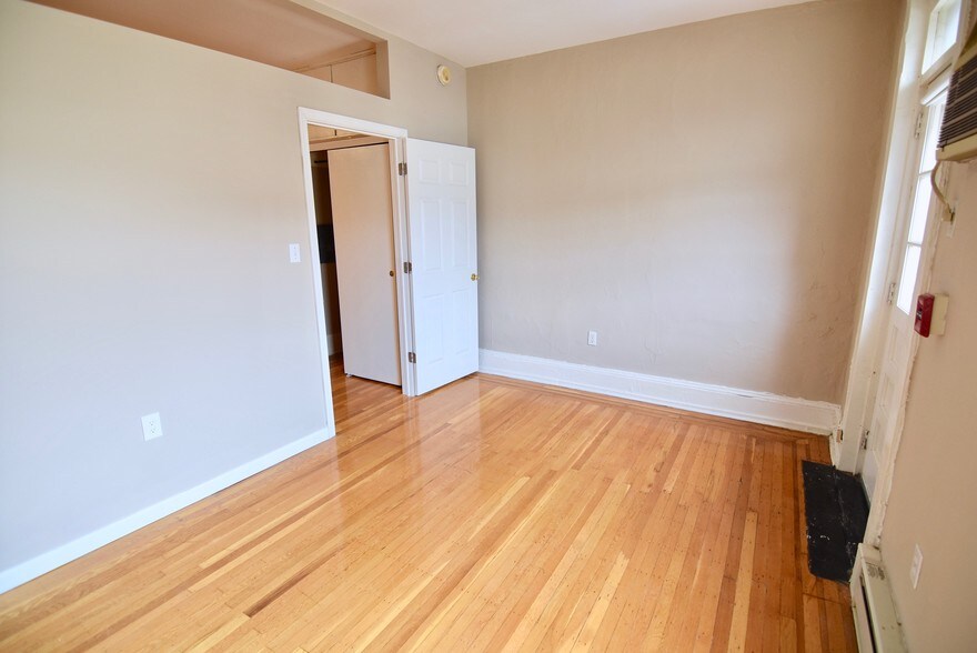 More Photos Of 319 S 12th St, Philadelphia Apartments For Sale