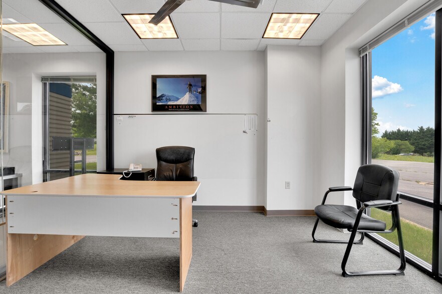 More Photos Of 1326 Progress Dr, Front Royal Flex For Sale