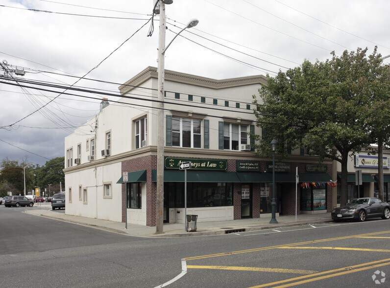 More Photos Of 21-27 Merrick Ave, Merrick Storefront Retail Office For Lease