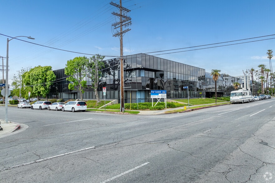 Primary Photo Of 16600 Sherman Way, Van Nuys Office For Lease
