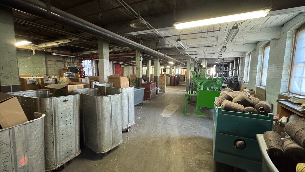 More Photos Of 240 S Main St, Nazareth Flex For Lease