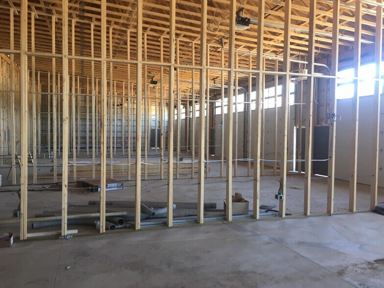 More Photos Of 1641 Balian Rd, Waterford Self Storage For Sale